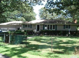 247 Blue Point Rd, Selden, NY 11784