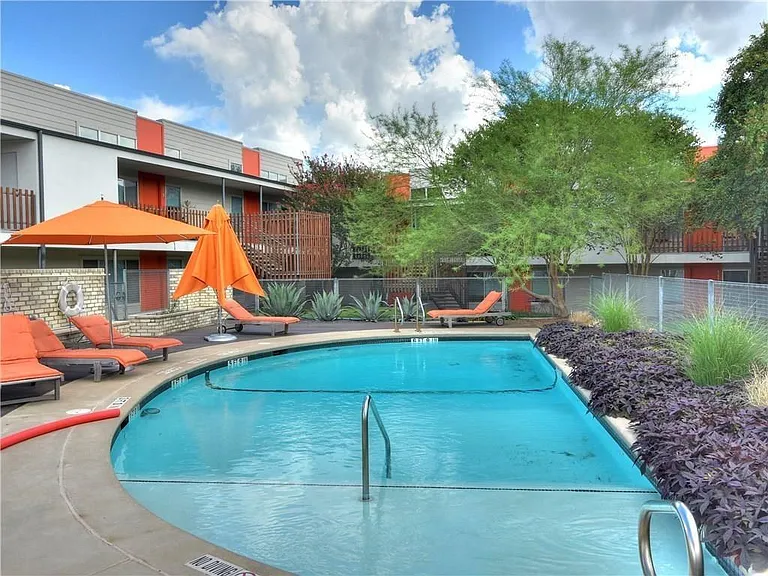 2200 Dickson Dr #126 — Photo 19