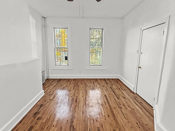 3rd image of 146 30th St #2