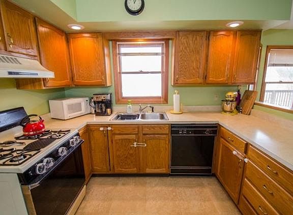 4th image of 2215 Hidden Oaks Ct