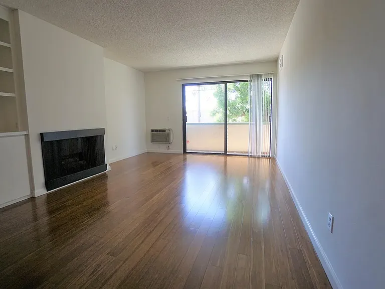 1320 N Citrus Ave #101 — Photo 8