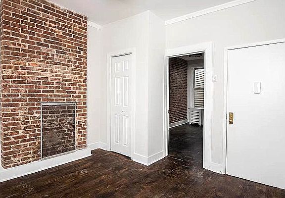 3rd image of 160 Sumpter St #2LL