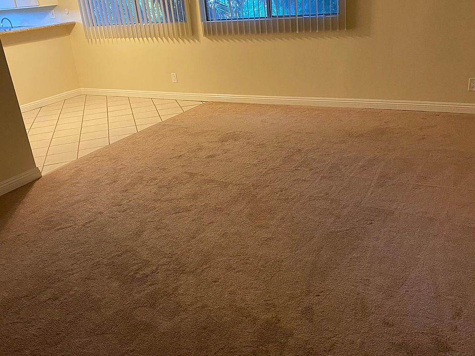 1st image of 6121 Woodman Ave #214