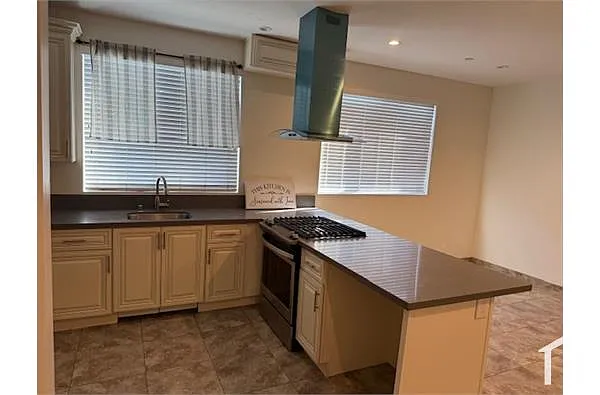 Building Photo - 953 N Normandie Ave #1B