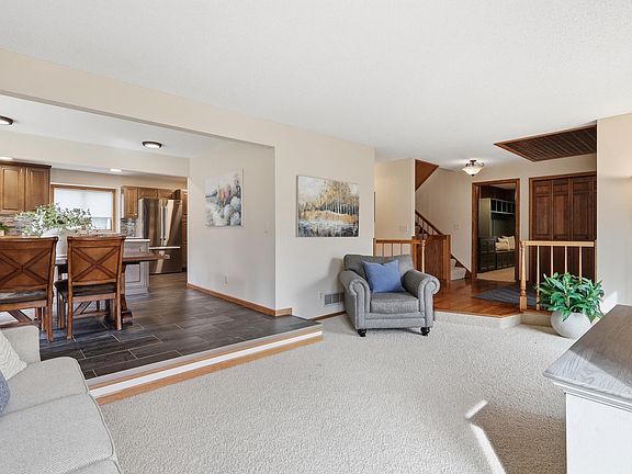 3rd image of 4125 Bridgewater Cir