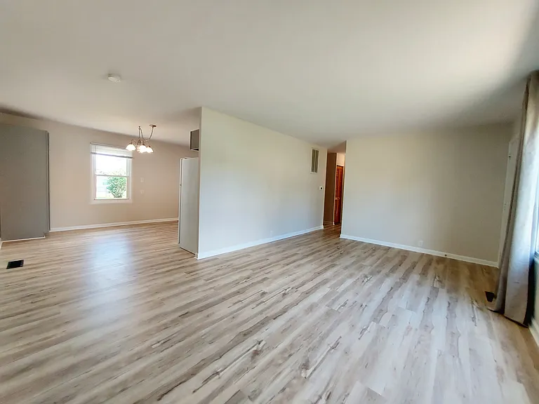1100 E Sherman St — Photo 19