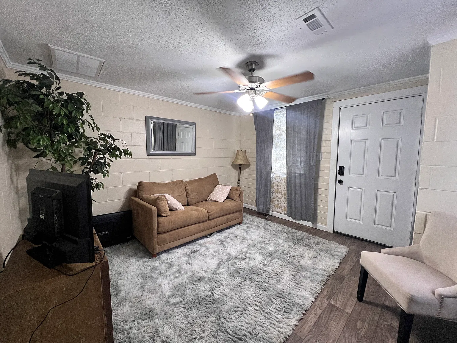 802 Patton Ave — Photo 1