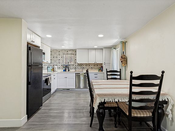 5th image of 607 W Wasatch St S