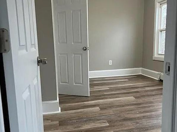 160 Cooke St Floor 2