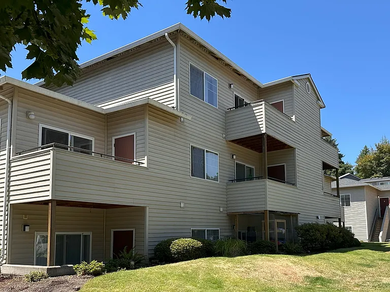 Landmark Apartments - Beaverton Oregon