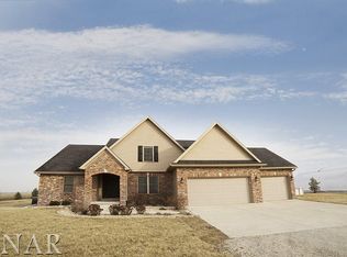 17764 E 2100 North Rd, Hudson, IL 61748