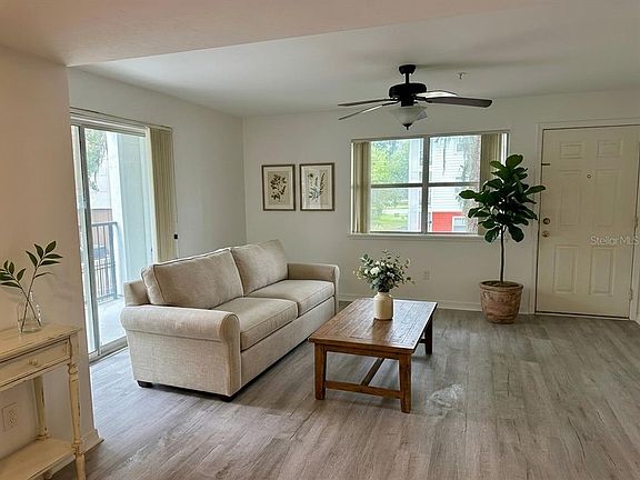 4th image of 2360 SW Archer Rd APT 206