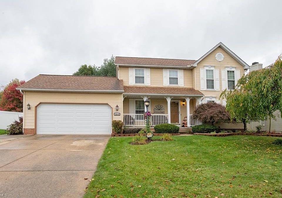 1st image of 2215 Canterbury Cir