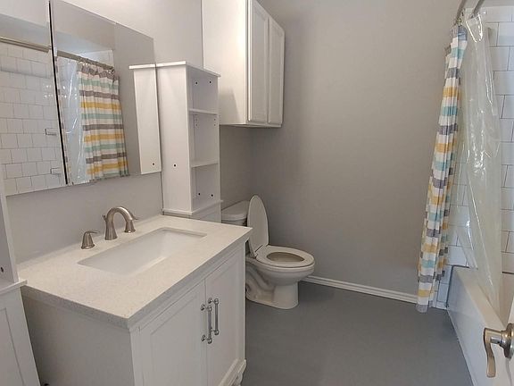 2nd image of 114 Prairie Creek Cir
