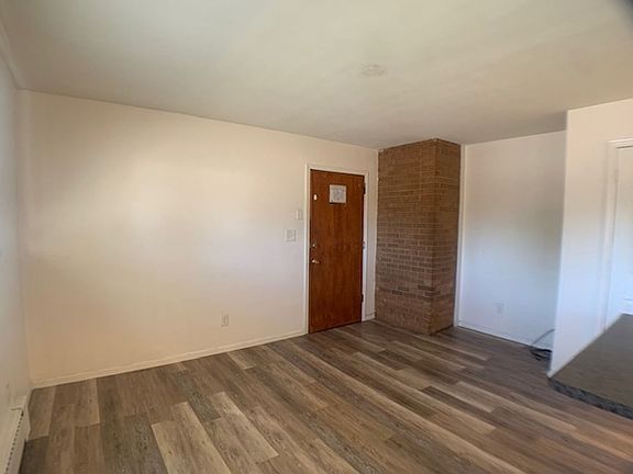 5th image of 2633 Division St N Unit 7