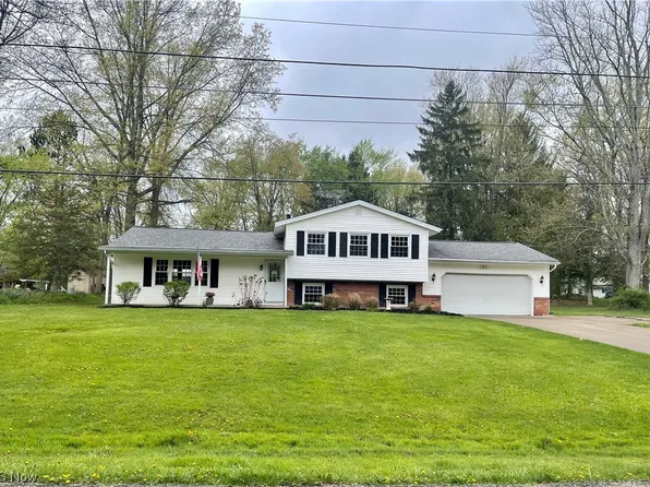 9084 Pleasantview Dr, Northfield, OH 44067