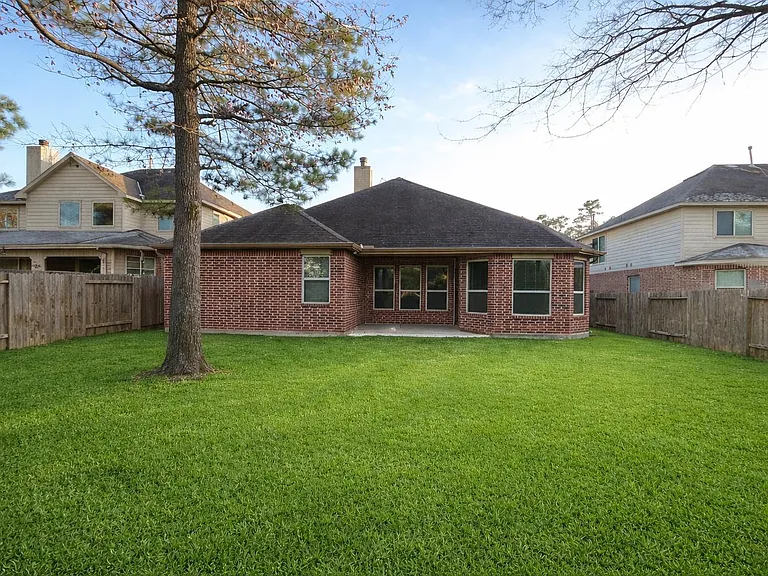 129 Autumn Forest Ln — Photo 18