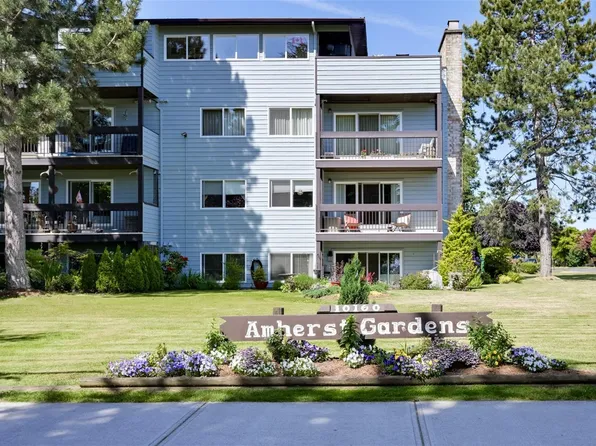 10160 3rd St #101, Sidney, BC V8L 3B6