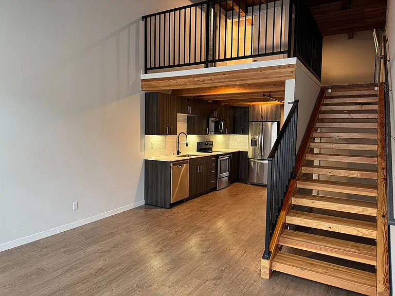 B Flats — Photo 72