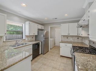 714 Broadmoor Dr, Bryan, TX 77802