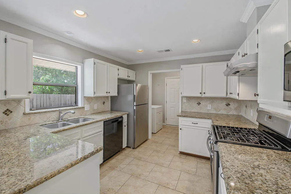 Building Photo - 714 Broadmoor Dr