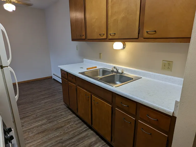 1005 S East St — Photo 26