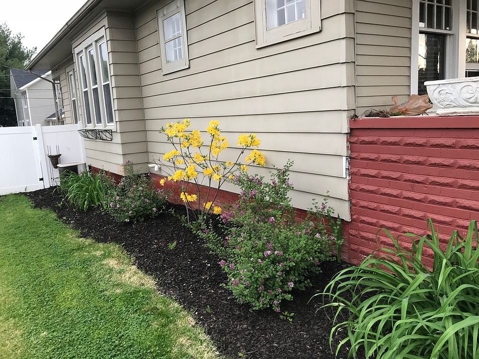 2nd image of 309 W 8th St