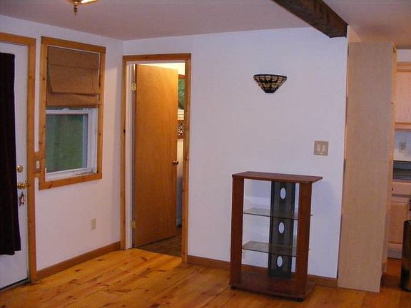 LivingRm toward front