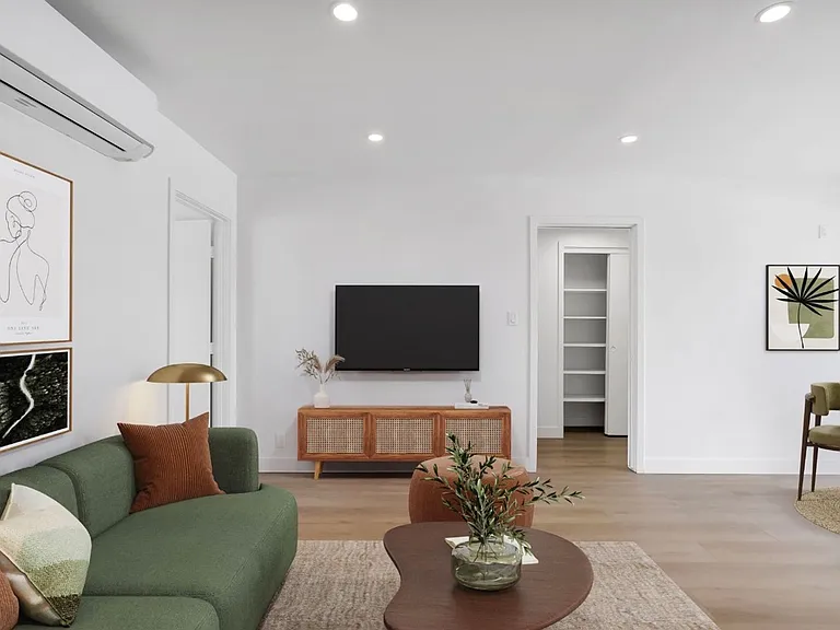 Green Hill Apartments — Photo 27