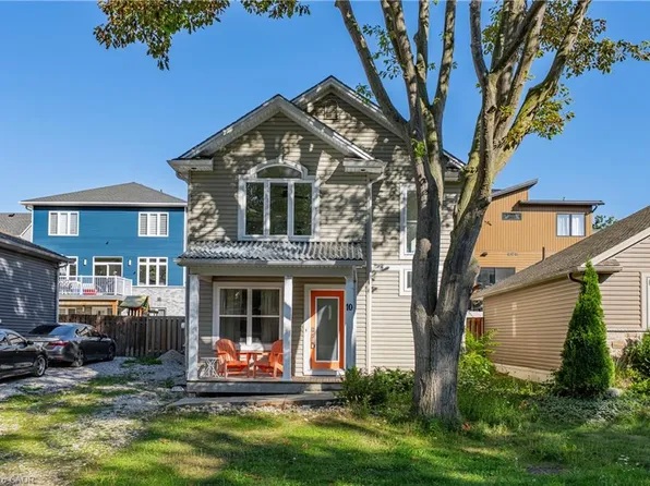 10 Queens Ave, Grand Bend, ON N0M 1T0