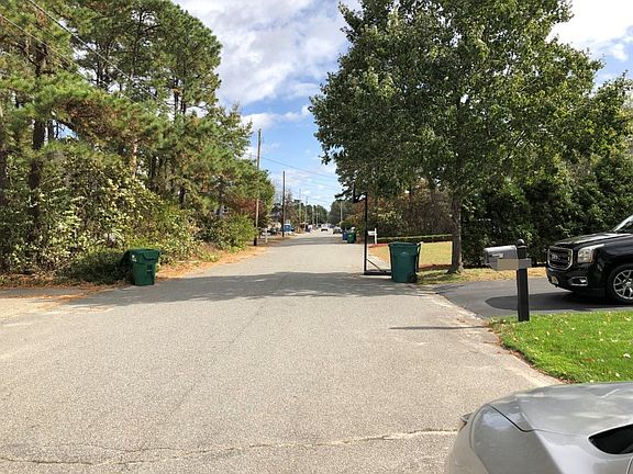 5th image of 809 Wellington Ave