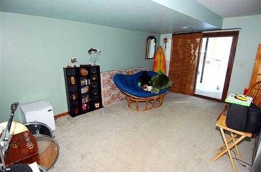 3rd image of 586 Echo Ct