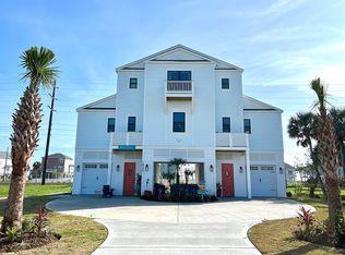 18227 Shaman Dr, Galveston, TX 77554