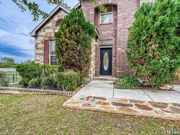 2nd image of 1926 Lindal Pointe