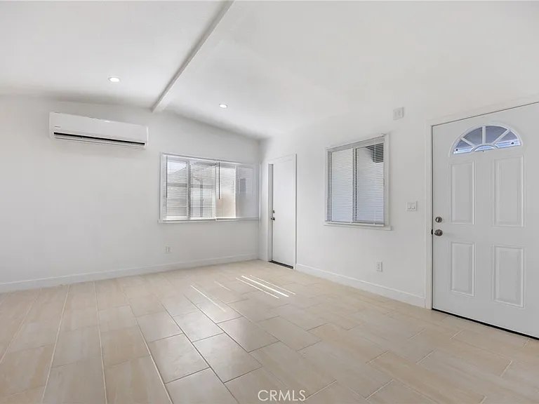709 W Avenue H12 — Photo 6