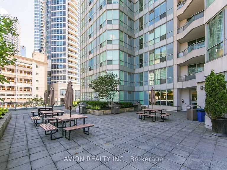 230 Queens Quay W #1526 — Photo 18