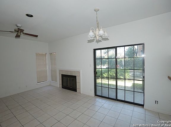 5th image of 8 Chapel Hill Circle BLDG M UNIT 8