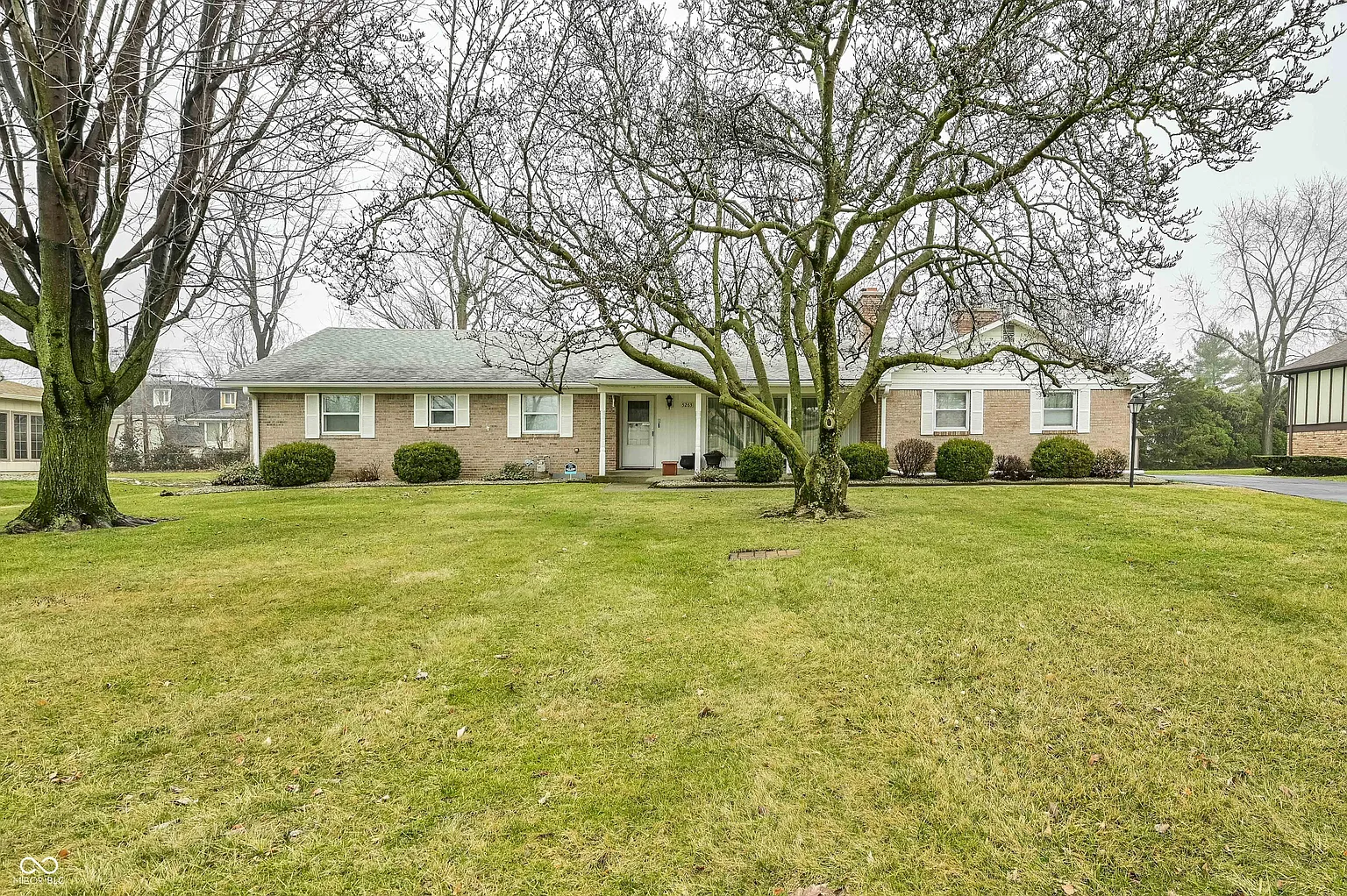 5263 Hawthorne Dr photo 1