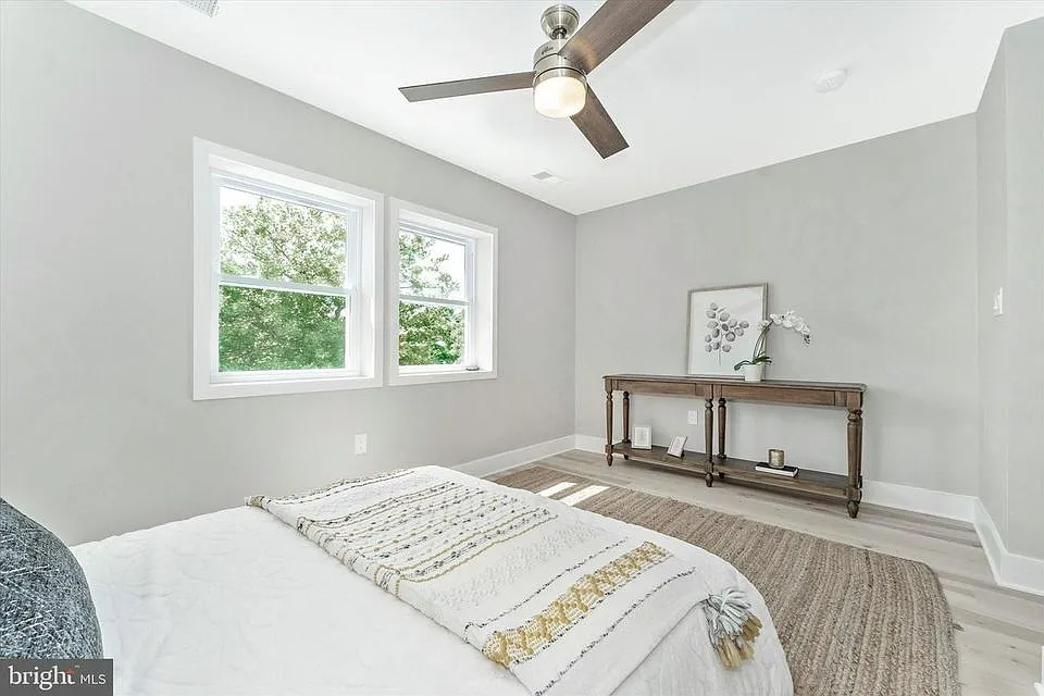 1 bed, 200 sqft, $1,100 — Photo 2