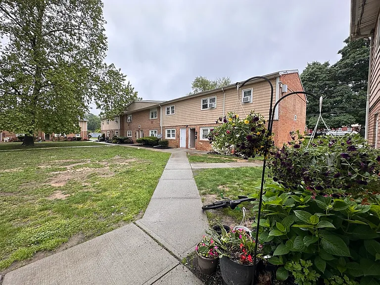 22 Lake St #5B — Photo 12