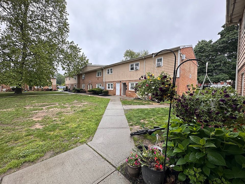 1st image of 22 Lake St #5B