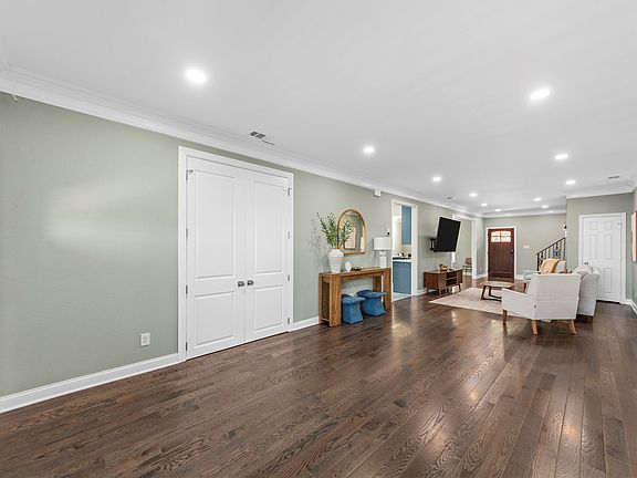 5th image of 3316 Inwood Rd