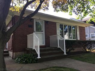 65 Summit Ave, Staten Island, NY 10306
