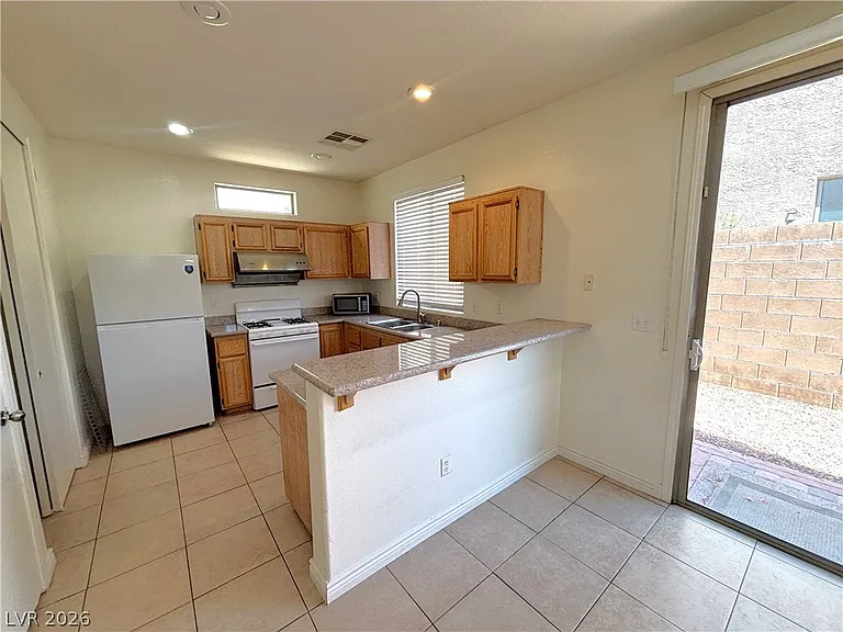 9730 Villa Lorena Ave — Photo 6