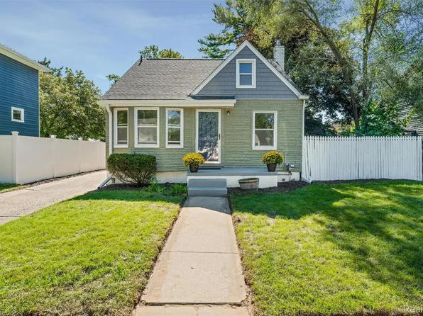 1427 Pearson St, Ferndale, MI 48220