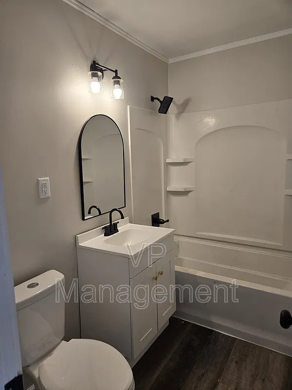 2 bed, 1.0 bath, 792 sqft, $1,300 — Photo 4