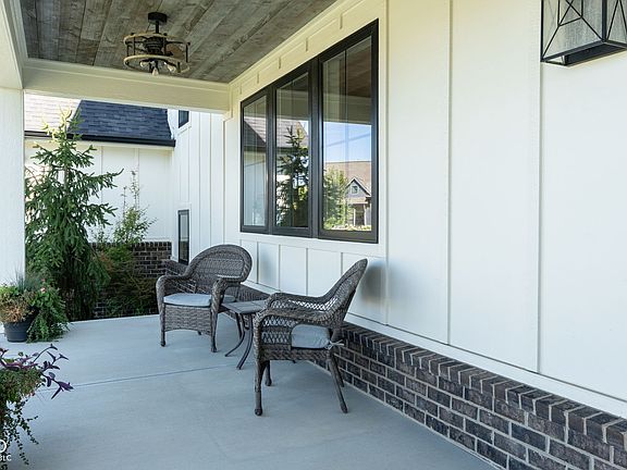 4th image of 18331 Lakes End Ct