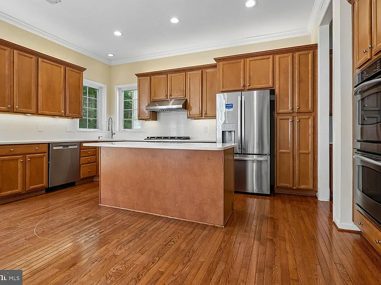 9059 Galvin Ln — Photo 13