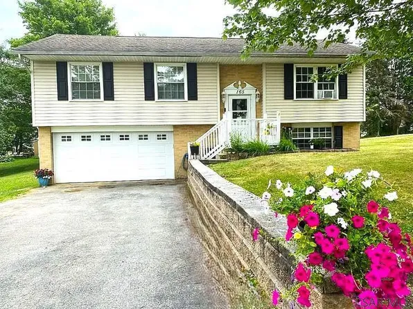 165 Hickory Dr, Salix, PA 15952