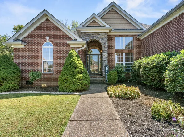 1045 Pittman Dr, Gallatin, TN 37066